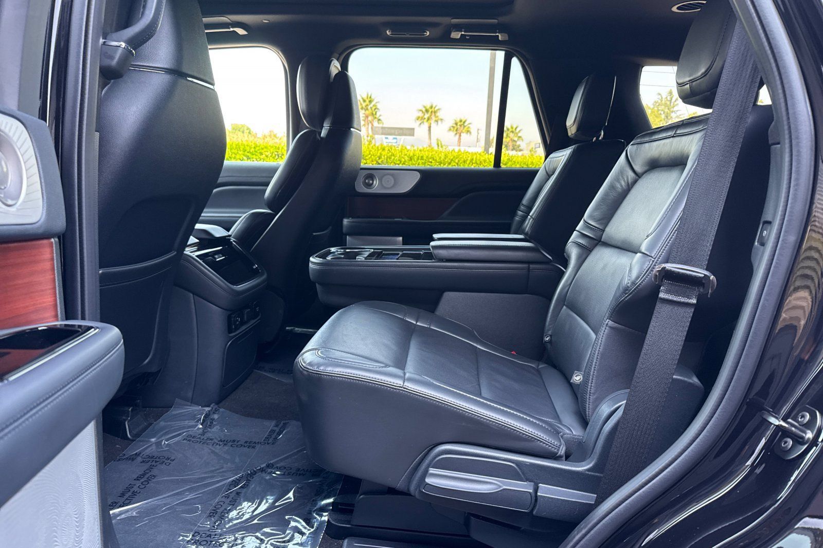 Certified 2023 Lincoln Navigator Reserve AWD/4WD image 12
