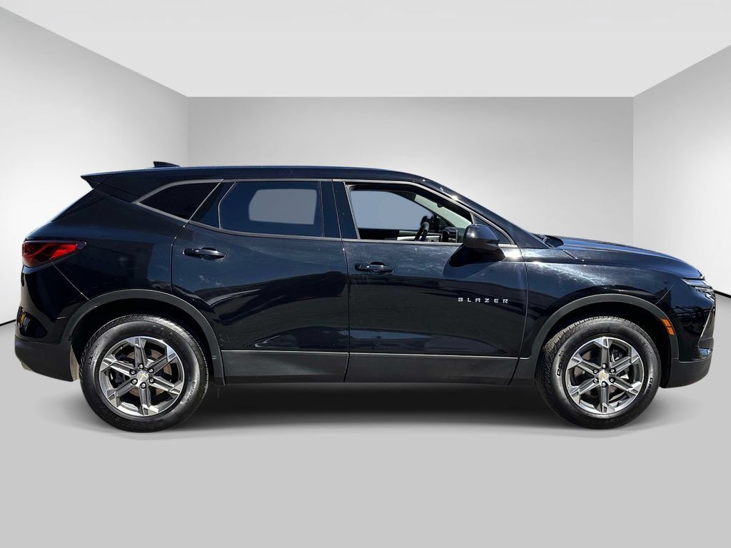 Certified 2023 Chevrolet Blazer LT w/ LPO, Cargo Package AWD/4WD image 6