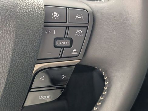 Used 2025 Toyota Camry SE w/ Convenience Package FWD image 16