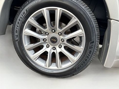 Used 2019 Chevrolet Express 2500 w/ Enhanced Convenience Package image 36