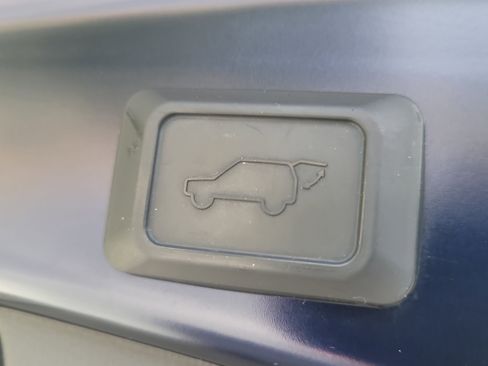 Used 2019 Toyota RAV4 XLE w/ Convenience Package AWD/4WD image 11