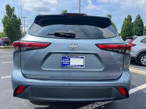 Used 2022 Toyota Highlander XLE FWD image 7