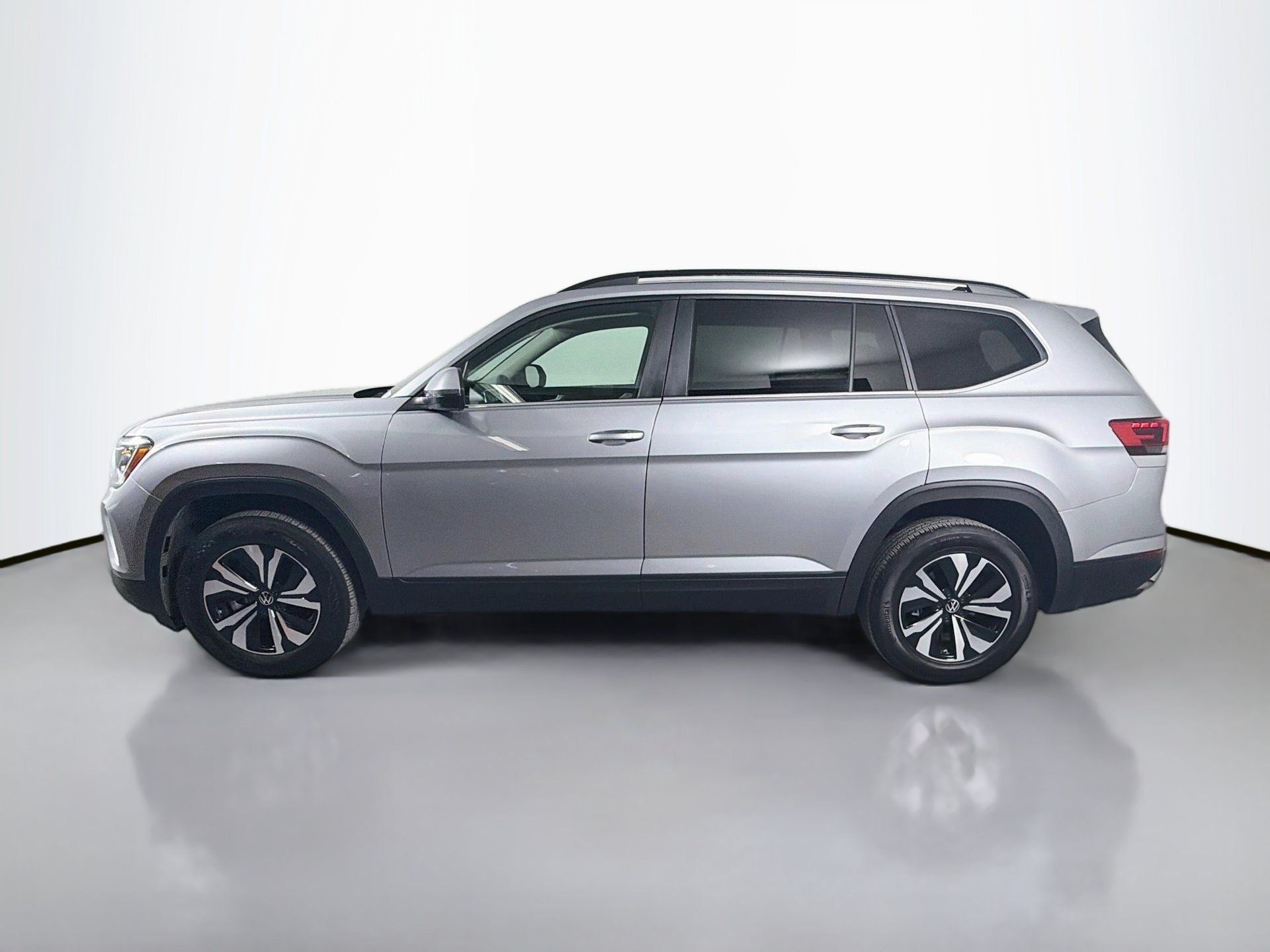 Certified 2024 Volkswagen Atlas SE FWD image 8