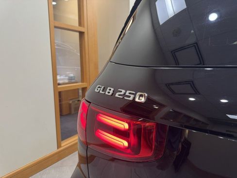 Certified 2025 Mercedes-Benz GLB 250 image 24