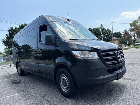 Used 2019 Mercedes-Benz Sprinter 2500 w/ Acoustic Package image 11