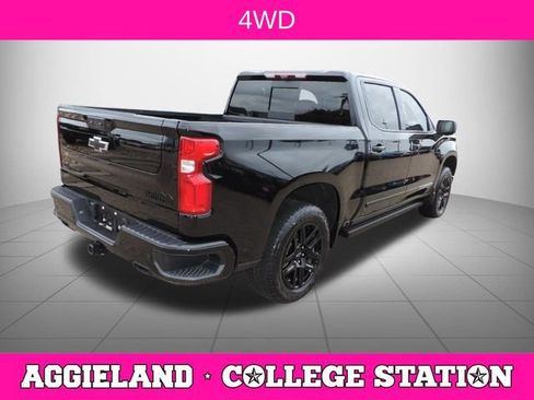 Used 2025 Chevrolet Silverado 1500 High Country w/ Midnight Edition AWD/4WD image 4