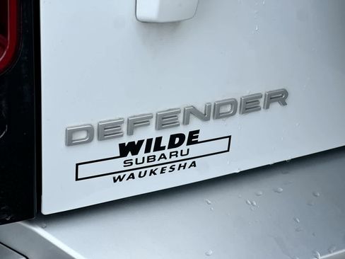 Used 2025 Land Rover Defender 90 S image 17