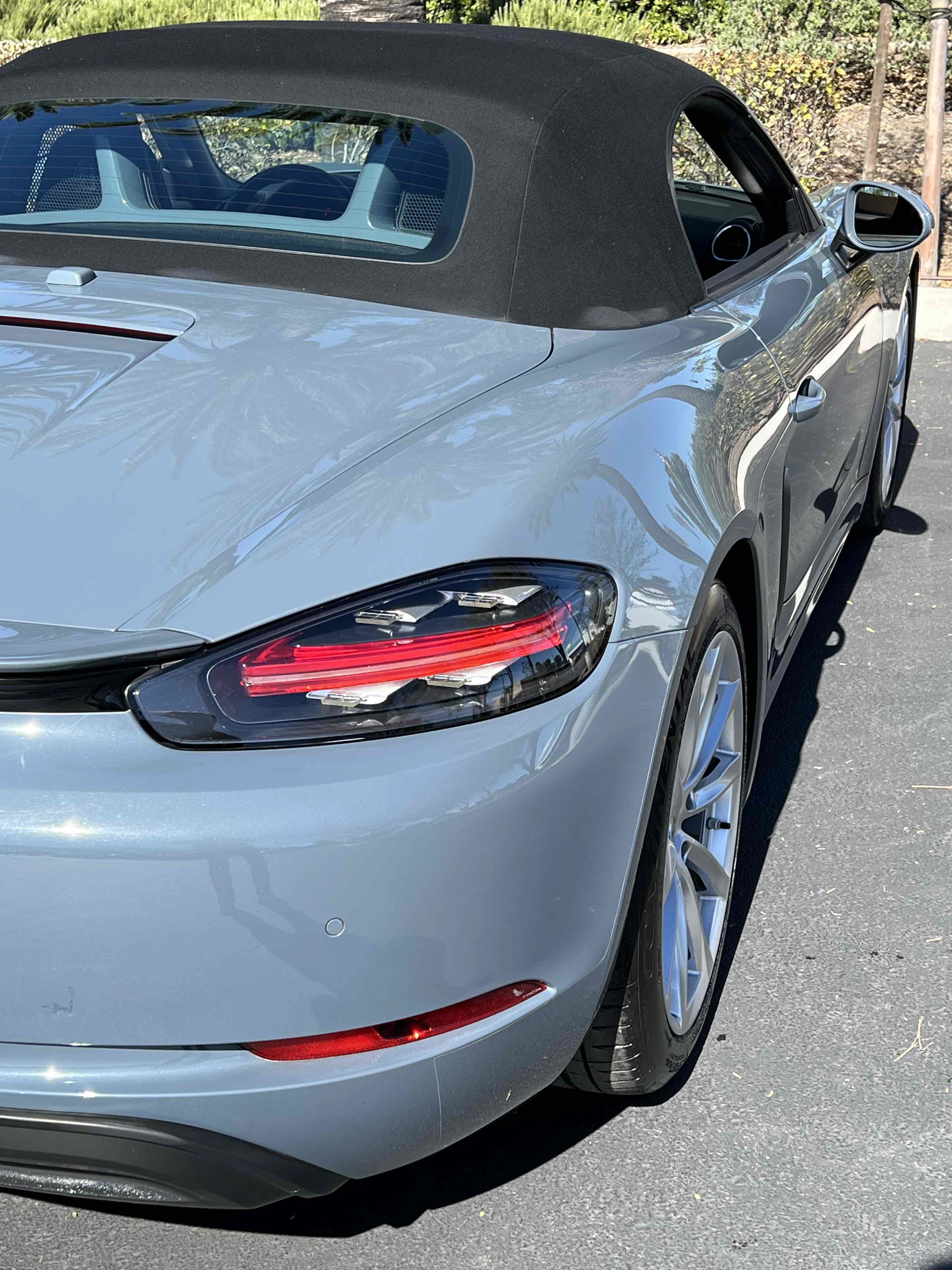 Used 2017 Porsche 718 Boxster RWD image 19
