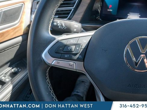 Used 2025 Volkswagen Atlas SE AWD/4WD image 9