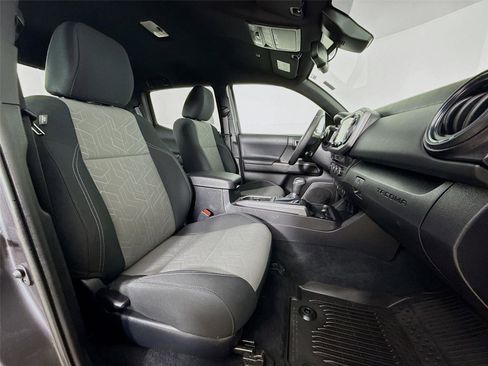 Used 2023 Toyota Tacoma TRD Sport image 25