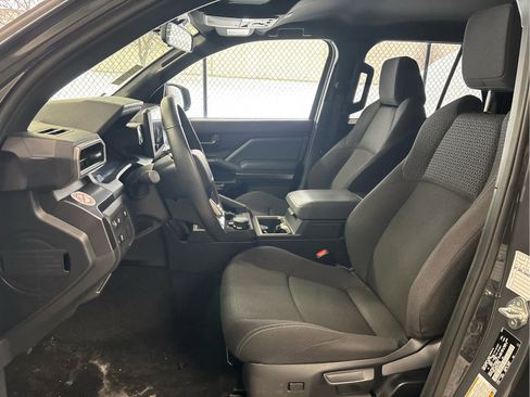 Used 2025 Toyota 4Runner SR5 image 9