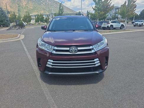 Used 2017 Toyota Highlander LE w/ Carpet Mat Package FWD image 8