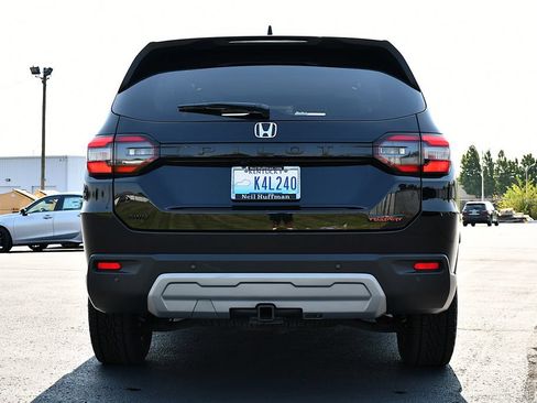 Used 2024 Honda Pilot TrailSport image 6