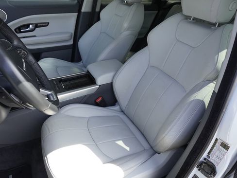Used 2017 Land Rover Range Rover Evoque SE AWD/4WD image 20