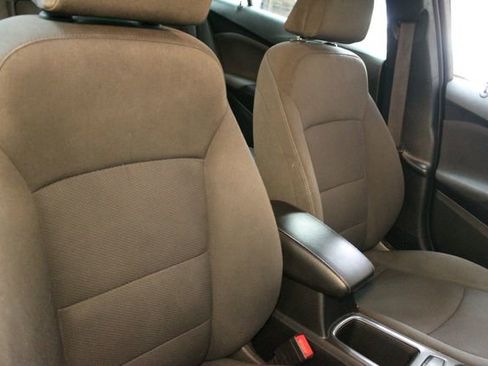 Used 2019 Chevrolet Cruze LT w/ LT True North Edition FWD image 11