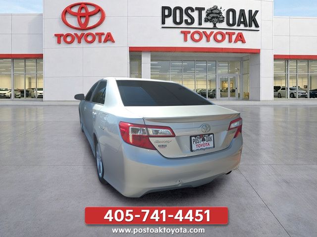 Used 2012 Toyota Camry SE FWD image 4