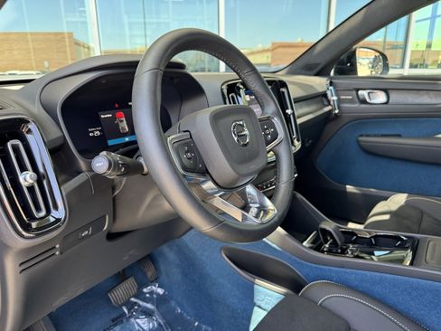 Used 2023 Volvo C40 P8 Recharge Ultimate image 34
