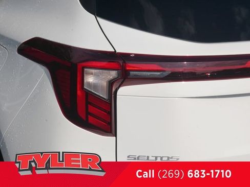 Used 2025 Kia Seltos S AWD/4WD image 12