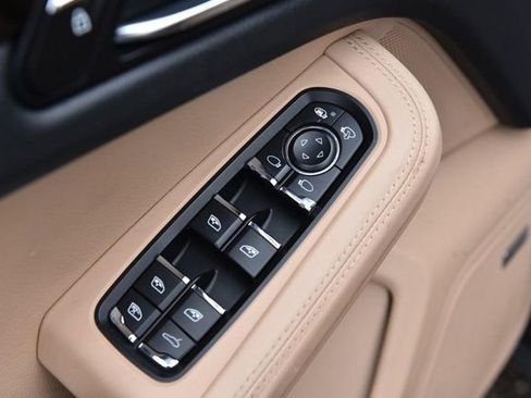 Used 2020 Porsche Macan image 8