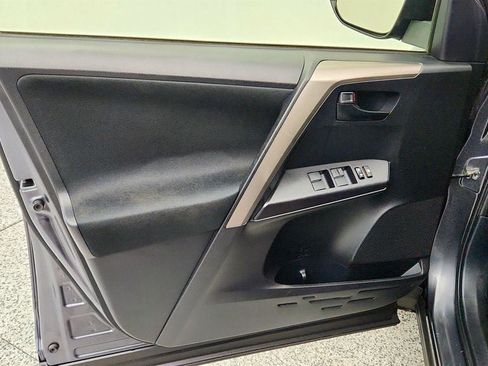 Used 2018 Toyota RAV4 LE w/ All Weather Liner Package AWD/4WD image 10