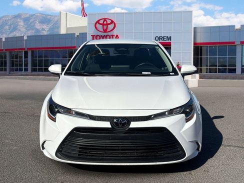 Used 2024 Toyota Corolla LE FWD image 2