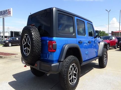 Used 2024 Jeep Wrangler Unlimited Rubicon w/ Convenience Group AWD/4WD image 6