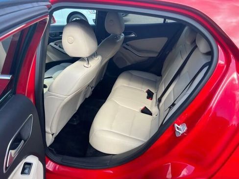 Used 2017 Mercedes-Benz GLA 250 4MATIC image 10