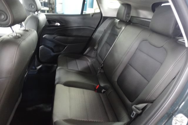 Used 2025 Chevrolet Trax LT FWD image 20