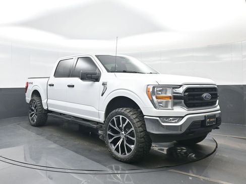 Used 2022 Ford F150 XLT w/ Equipment Group 301A Mid AWD/4WD image 9