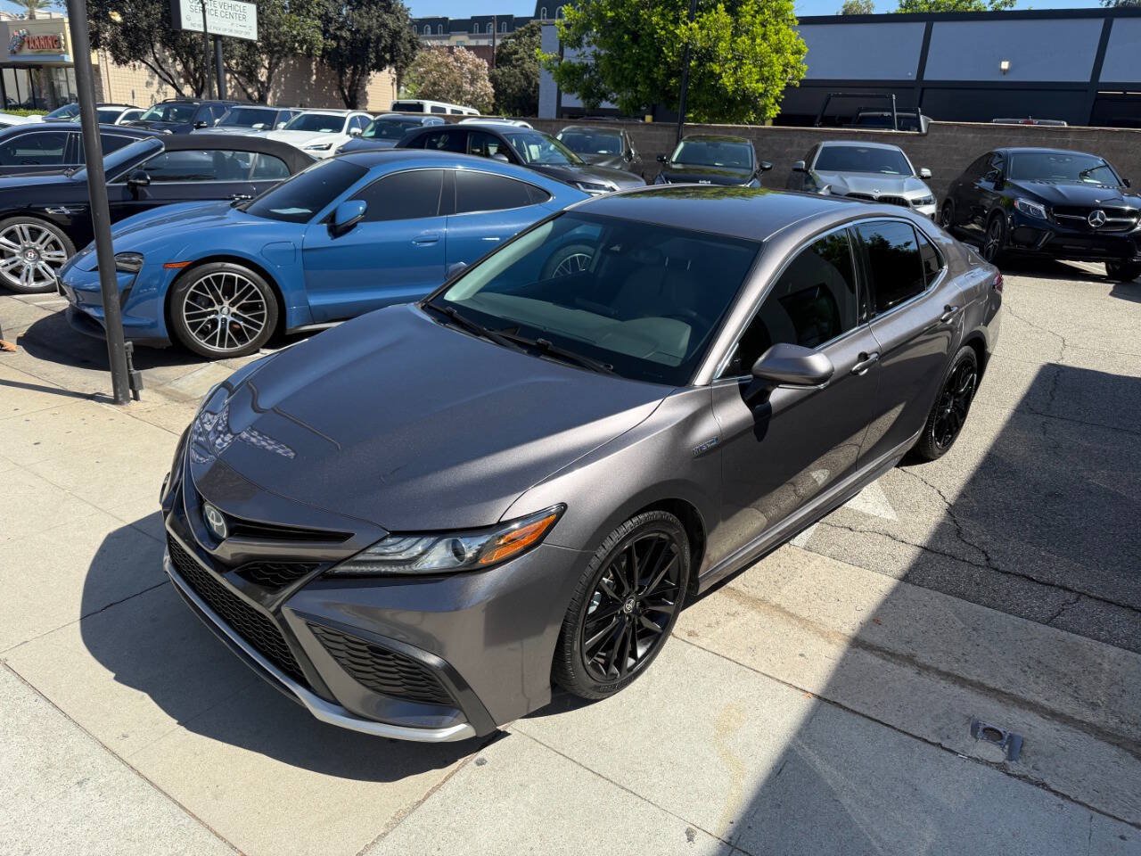 Used 2021 Toyota Camry XSE FWD image 16
