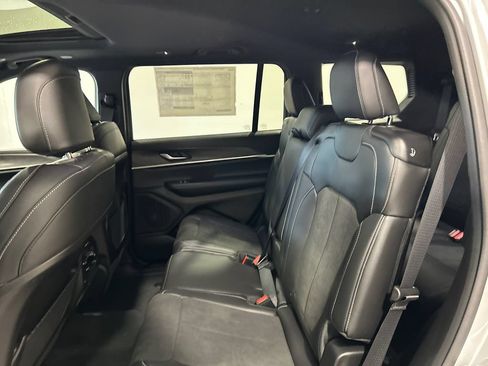 New 2026 Jeep Grand Cherokee L 4WD image 32