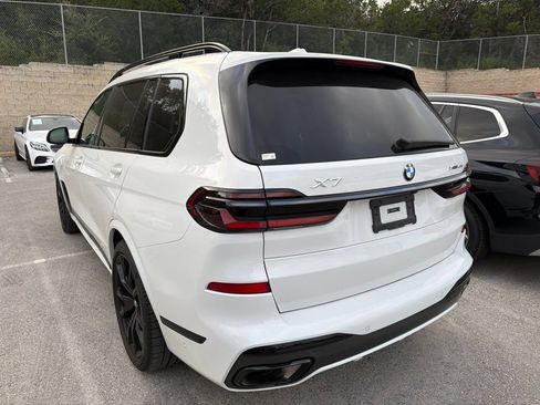 Used 2025 BMW X7 xDrive40i w/ M Sport Package AWD/4WD image 3