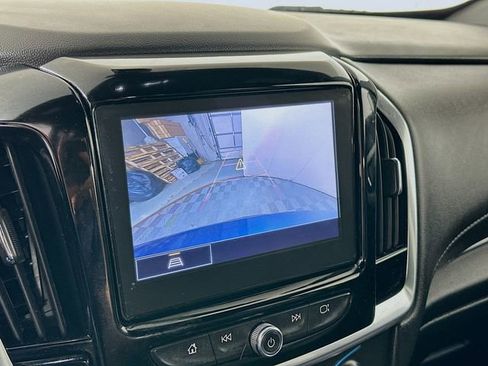 Used 2023 Chevrolet Traverse LT image 14