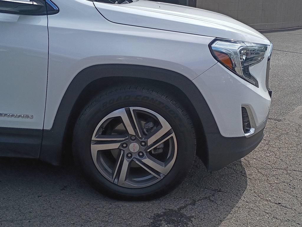 Used 2020 GMC Terrain SLT FWD image 2