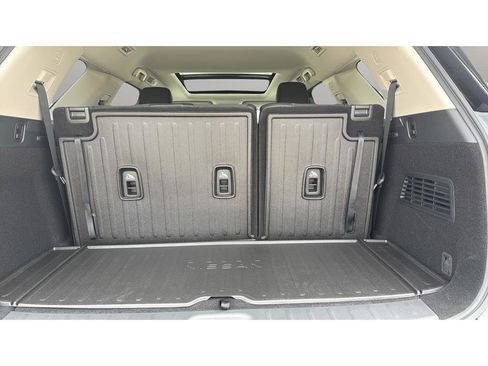 New 2026 Nissan Pathfinder Platinum AWD/4WD image 16