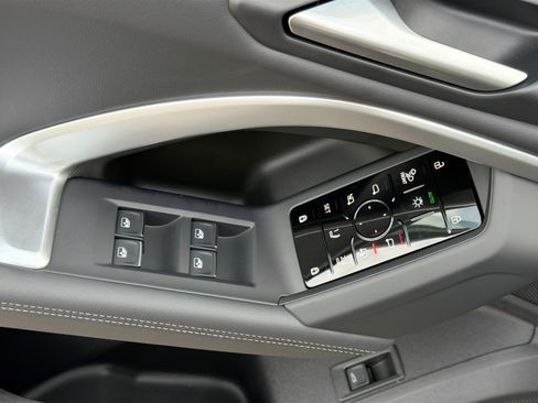 New 2025 Audi Q5 Prestige image 24