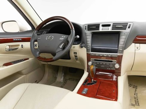Used 2012 Lexus LS 460 w/ Luxury Value Edition RWD image 9