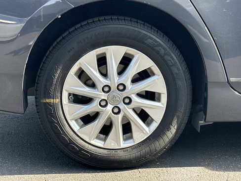 Used 2014 Toyota Prius Plug-In Hybrid image 26