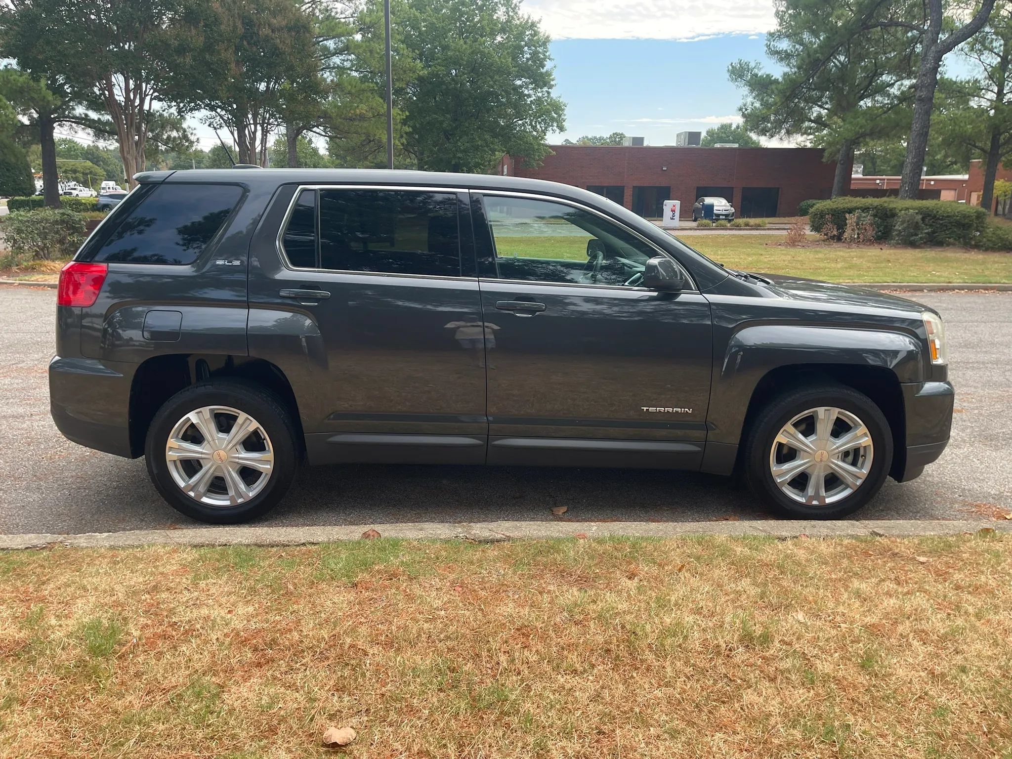 Used 2017 GMC Terrain SLE FWD image 6