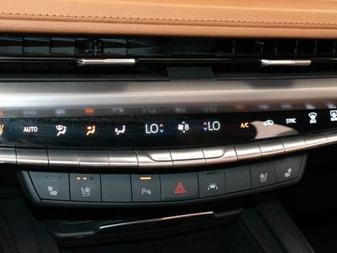 Used 2025 Cadillac XT4 Sport AWD/4WD image 32