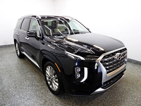 Used 2020 Hyundai Palisade Limited w/ Winter Weather Package FWD image 3