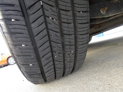 Used 2013 Dodge Avenger SE image 35