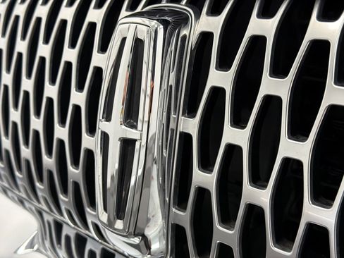 Used 2022 Lincoln Nautilus Reserve AWD/4WD image 13