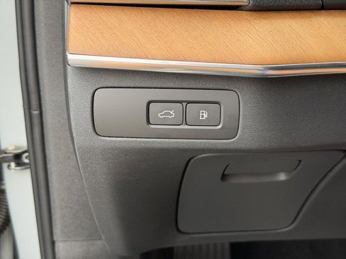 Certified 2024 Volvo XC90 T8 Plus w/ Protection Package Premier AWD/4WD image 19