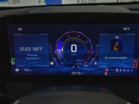 Used 2025 Chevrolet Traverse LT image 15