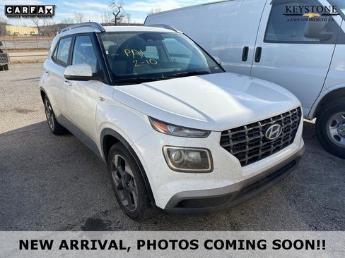 Used 2025 Hyundai Venue SEL image 1