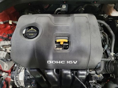 Used 2017 Hyundai Elantra SE w/ Cargo Package image 30