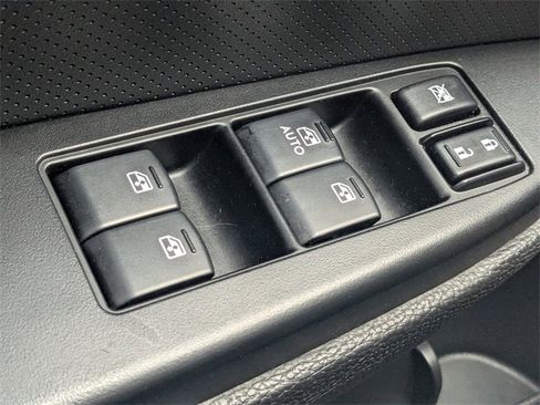 Used 2014 Subaru Outback 2.5i Limited image 22