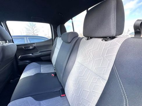 Used 2021 Toyota Tacoma TRD Off-Road w/ Technology Package image 25