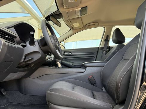 Used 2025 Nissan Altima 2.5 SV FWD image 26